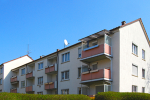  Die Wohnanlage in Stuttgart-Rot wurde 1953 erbaut, die Dachgeschossebene war ungedämmt. Mit der Sanierung werden nun die gesetzlichen Vorgaben erfüllt 
