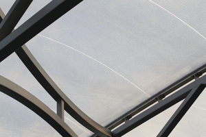  Die Folienkissen bestehen aus mehreren ETFE-Lagen, zwischen denen eine isolierende Luftschicht eingeschlossen ist 
