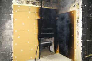  Nach 20 Minuten und dem Erlöschen der Flamme zeigt sich der Grad der Zersetzung 