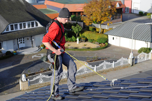  Zimmererei- und Holzbaubetriebe sind zur Teilnahme am Fotowettbewerb zum Thema „Absichern statt Abstürzen“ aufgerufen Foto: ABS Safety 