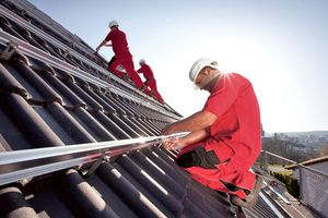  Montage einer Aufdachanlage mit IBC Solar-Modulen  