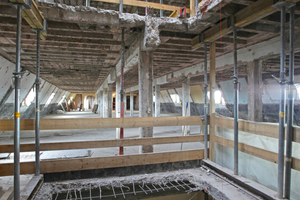  Durchbrüche durch die Stahlbetondecken im Dachgeschoss für den Einbau eines neuen Aufzugs mit Treppenhaus Fotos (3): Stefan Meyer 