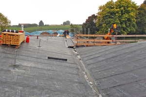 Das Bild zeigt die unterschiedlich stark geneigten Dachflächen Foto: Alfred Michel Asphalt- und Isolierbau 