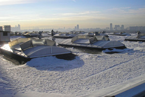  Erhöhte Schneelasten, vor allem bei nassem Schnee, sind eine Gefahr für Dach und Lichtkuppeln Foto: FVLR 