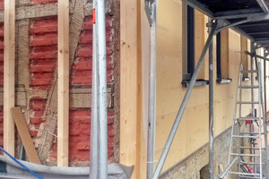  Gerade auf altem Fachwerk mit wechselnden Untergründen bewährt sich das System  Foto: Mc Cafferty GmbH 