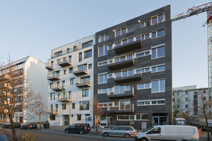  Äußerlich nicht als Holzkonstruktionen erkennbar, zeigt das Projekt b26/27 in der Boyenstraße, Berlin-Mitte, wie die ökologischen Vorteile des Holzbaus auch im urbanen Wohnungsbau genutzt werden könnenFoto: Fermacell  