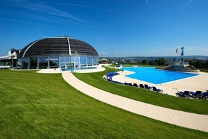  Das Tournesol Allwetterbad in Idstein bietet auf insgesamt 30 000 m2 viel Platz für Sport, Spaß und Erholung 