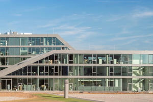  Das neue Vertriebs- und Technologiezentrum der Unternehmensgruppe Hahn + Kolb Werkzeuge GmbH in Ludwigsburg bei Stuttgart [<cTypeface:Medium>] Foto: Hahn + Kolb [<cTypeface:>]  