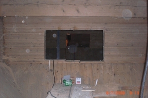  Fenstereinschnitt in einer Brettstapelwand in einem der Getreidesilos 
