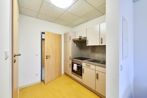  Jede Wohnung verfügt über eine eigene Küche und ein eigenes BadezimmerFotos: Terhalle Holzbau, Ahaus 
