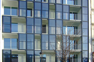  Gebäude mit glasintegrierten Fassadenkollektoren Foto: Robinsun 