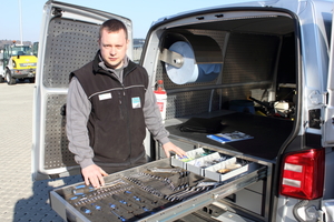  Baumaschinenmeister Timo Betz, Werkstattleiter bei DiTec, sieht in dem Schubladensystem von Aluca einen echten Volltreffer für seinen VW T6-Servicewagen 