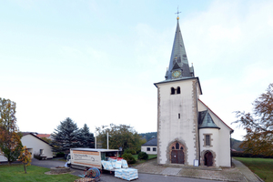  Die ehemalige Wehrkirche St. Bartholomäus in Dietershausen nahe Fulda sollte energetisch saniert werden  Foto: Knauf Insulation 