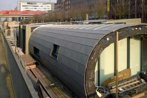 Die Kooperative Dachdecker GmbH war für die Fassadenbekleidung verantwortlich. Der Hersteller VMZinc lieferte die Zinkverkleidung Foto: VM Zinc 