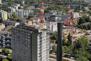  Mitten in der Stadt steht der anspruchsvolle Schieferschornstein des Stadtspitals Triemli Foto: Rathscheck Schiefer 