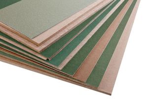  Diese 12, 25 und 50 mm dicken Holzweichfaserplatten wurden für das Herstellen des Torsos von Skano Fibreboard genutzt 
